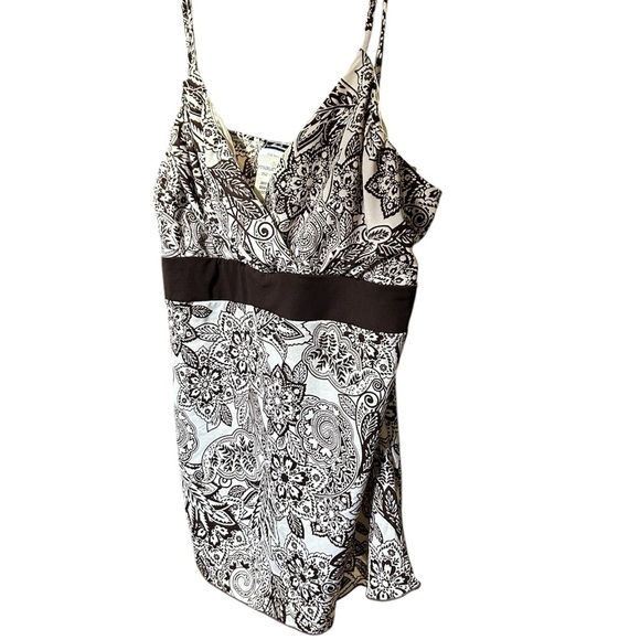 Maurice Floral Black and White Women's halter Top size large - Picture 2 of 4